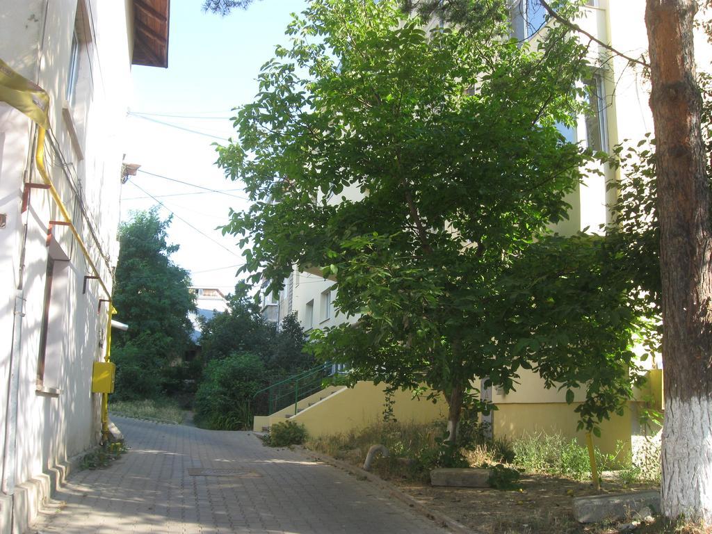 Lary Apartament Suceava Exterior foto